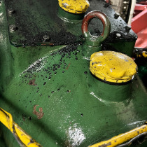 Element metalowy z osadem przed czyszczeniem